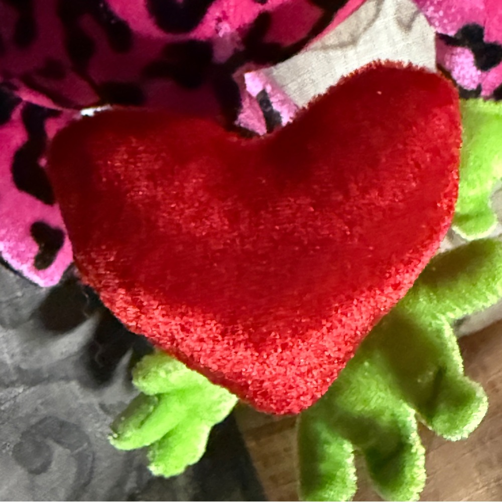 Pink Leopard Print Frog with red Heart vintage Plush 8.5” - Picture 2 of 10